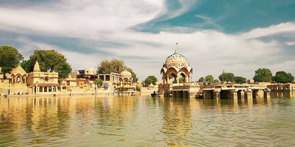 Gadisar Lake Tourist Places Of Jaisalmer In Hindi
