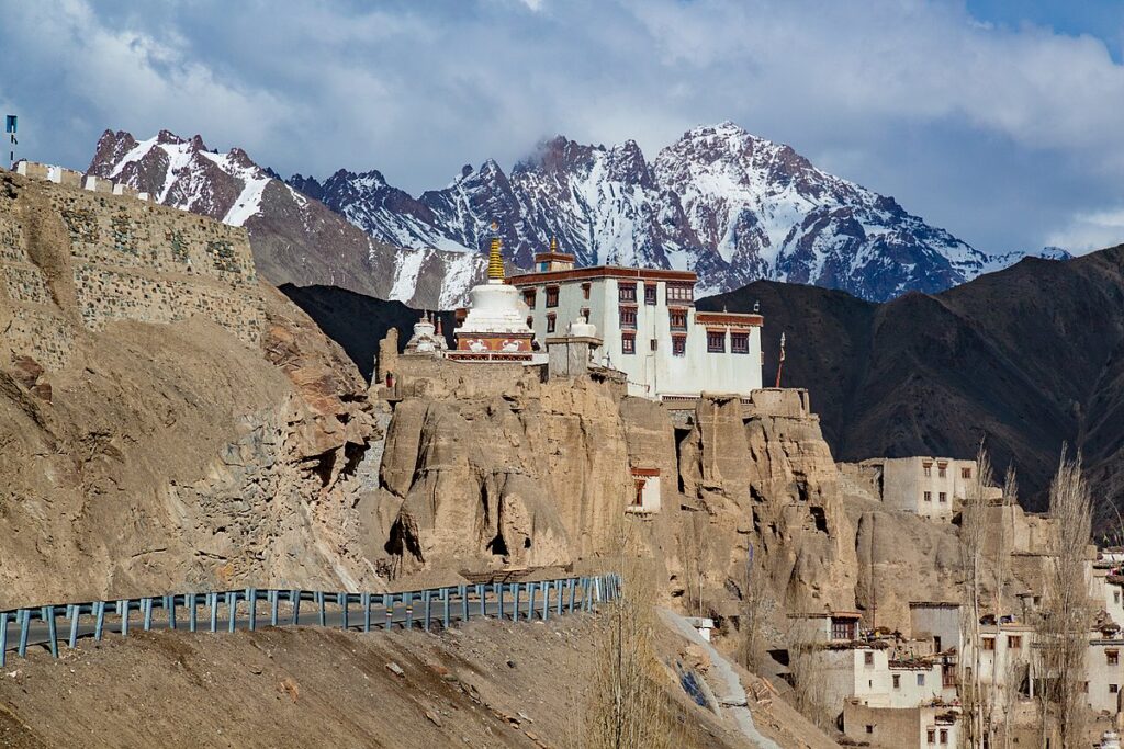 Lamayuru monastery Ladakh in Hindi