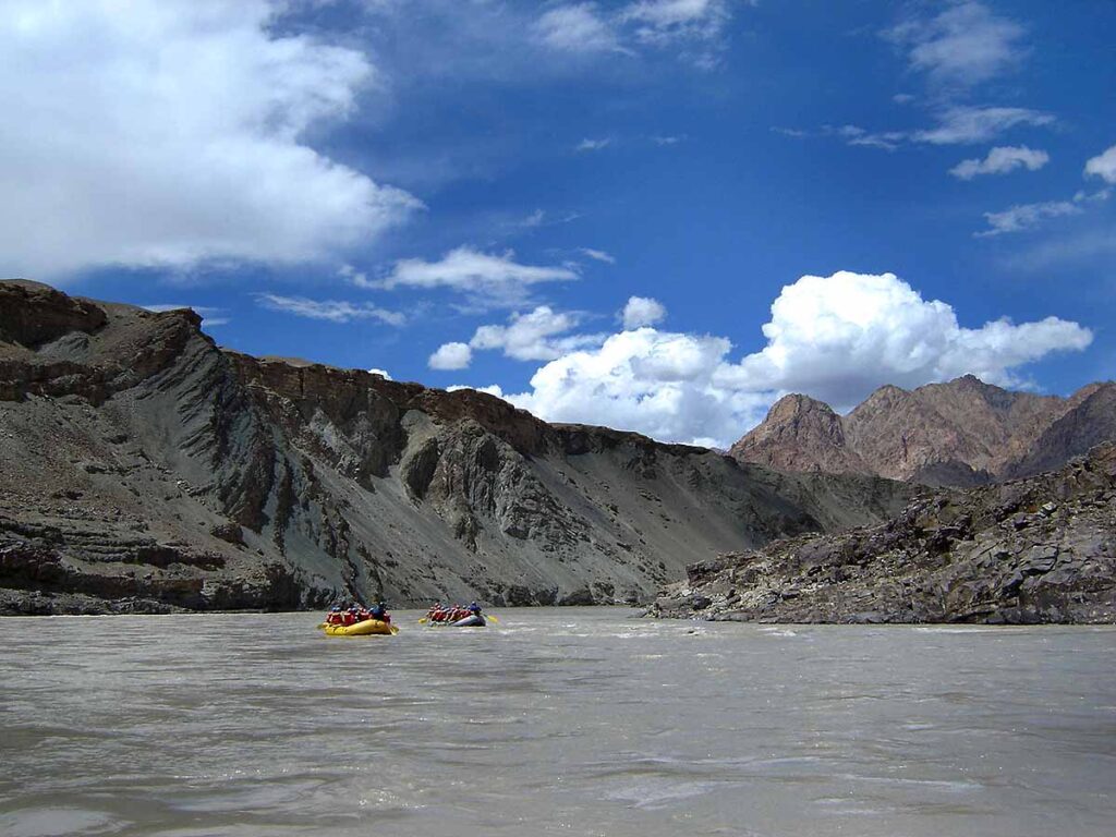 राफ्टिंग : Rafting In Ladakh In Hindi