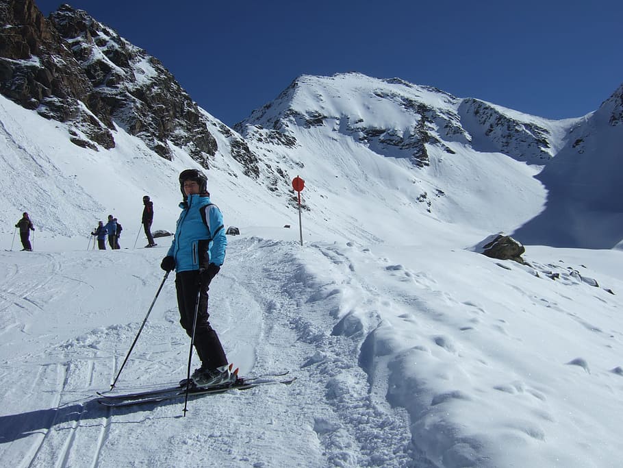 स्कीइंग : Skiing In Ladakh In Hindi 